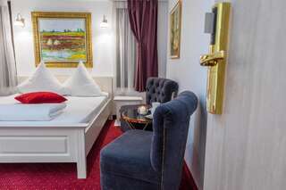 Отель Hotel Casa David Крайова Улучшенный двухместный номер с 1 кроватью-1